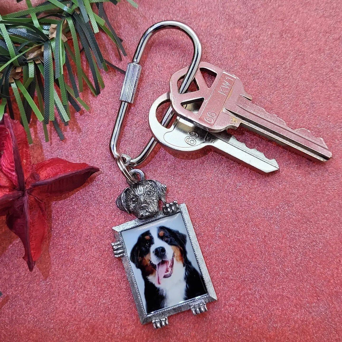 1928 Jewelry Dog Picture Carabiner Key Chain