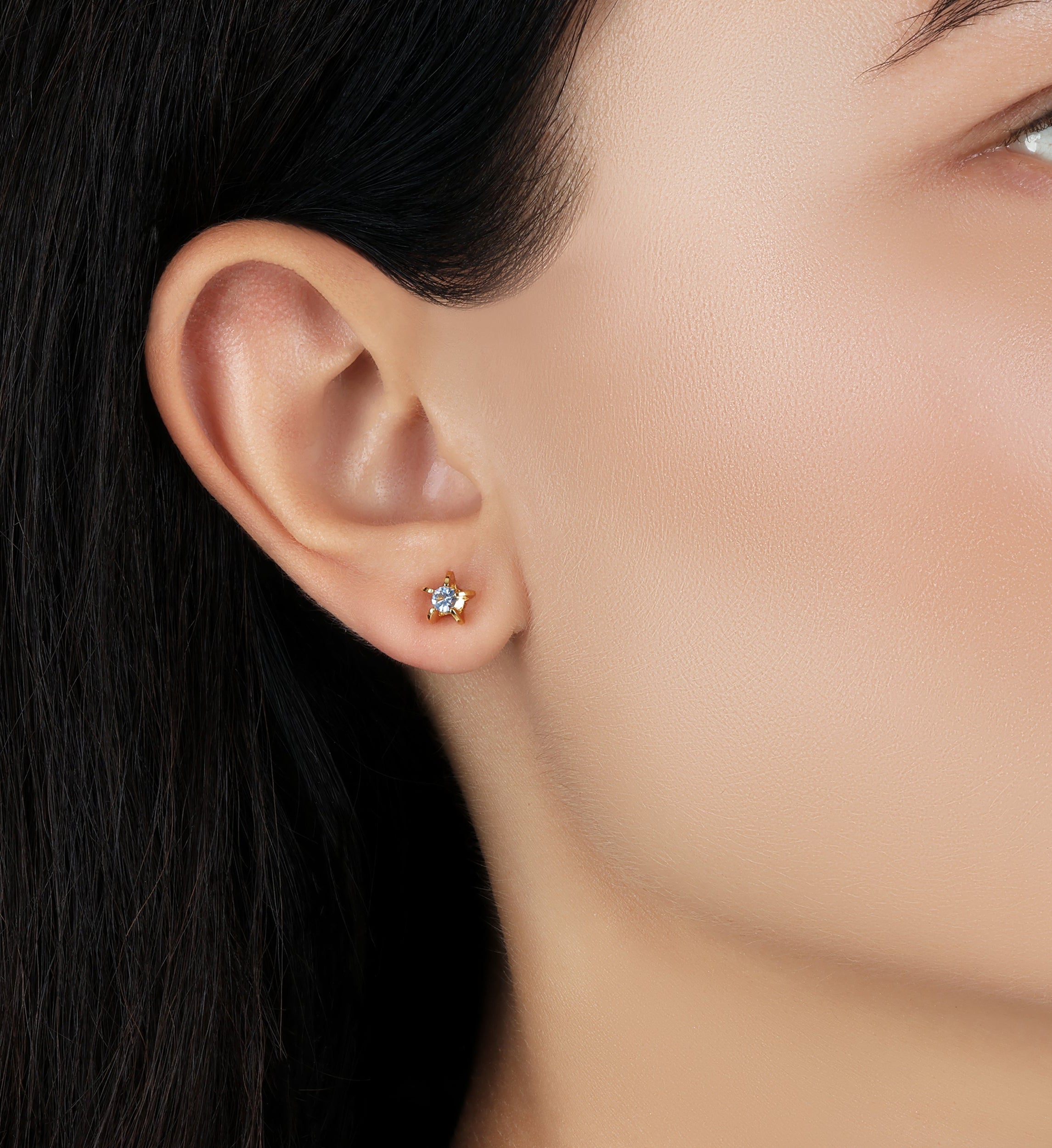 1928 Jewelry Round Light Sapphire Crystal Star Stud Earrings