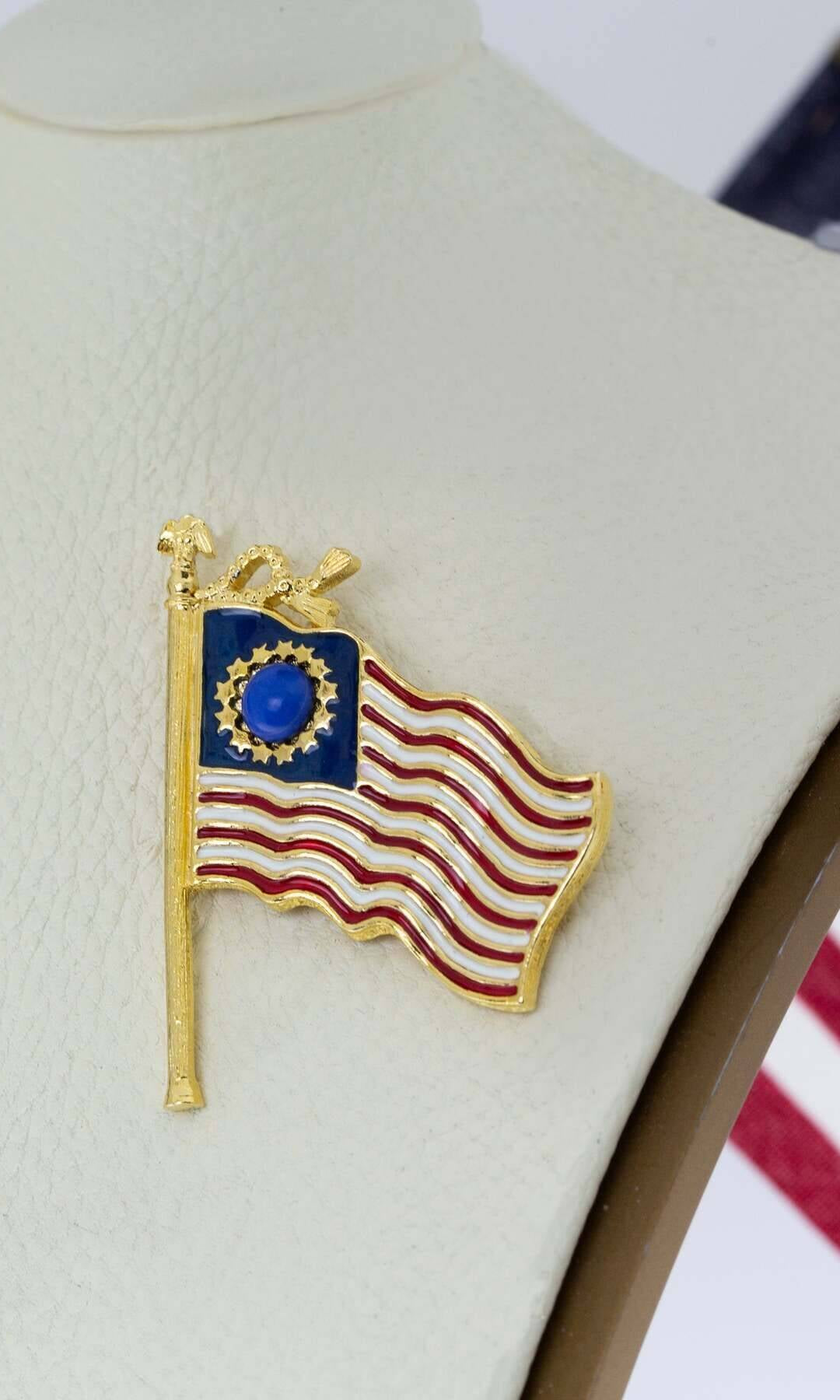 1928 Jewelry 13-Star American Flag Patriotic Pin
