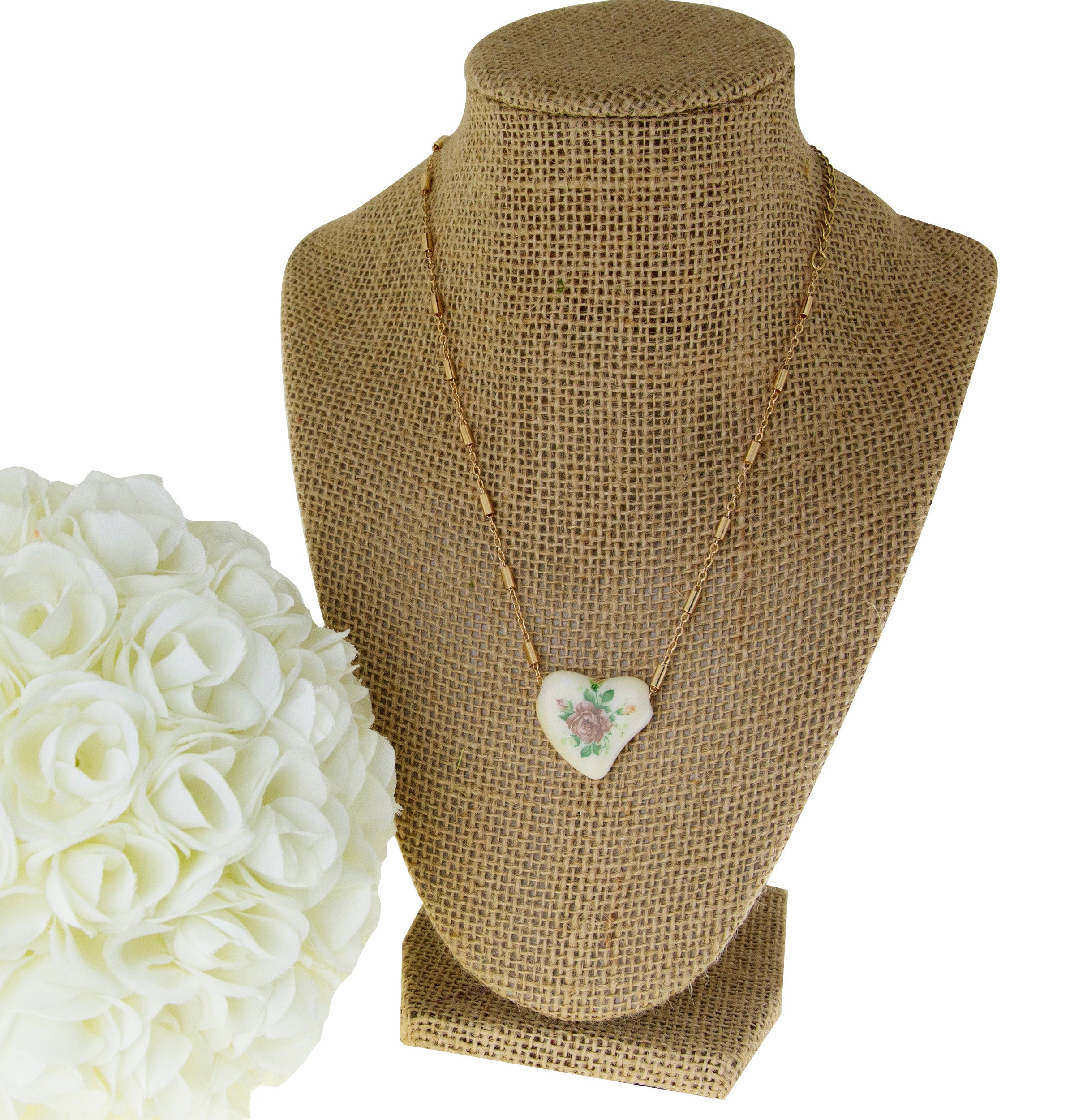 1928 Jewelry 85' Porcelain Heart & Rose Pendant Necklace 15" + 3" Extension