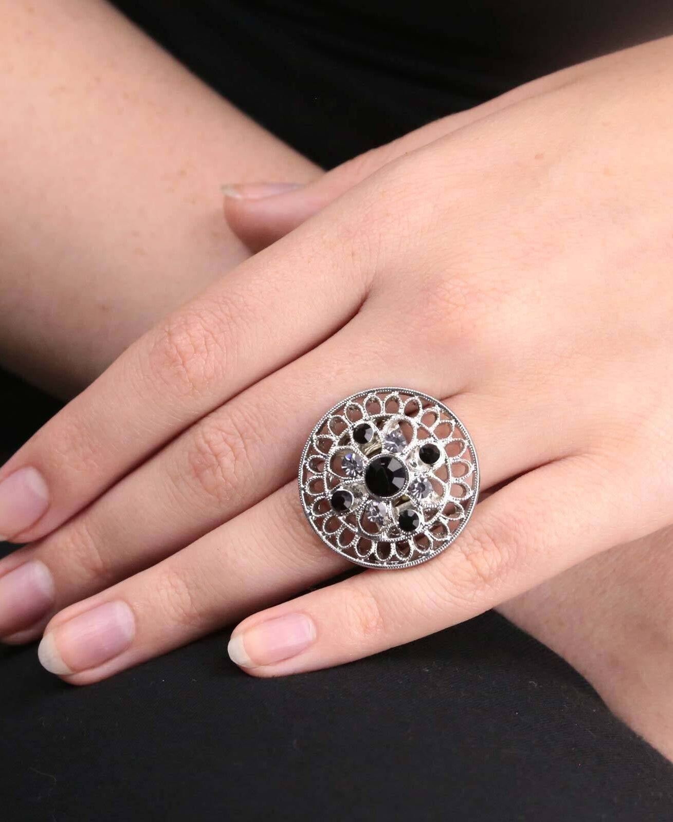 1928 Jewelry Black Diamond Color And Black Crystal Round Stretch Ring