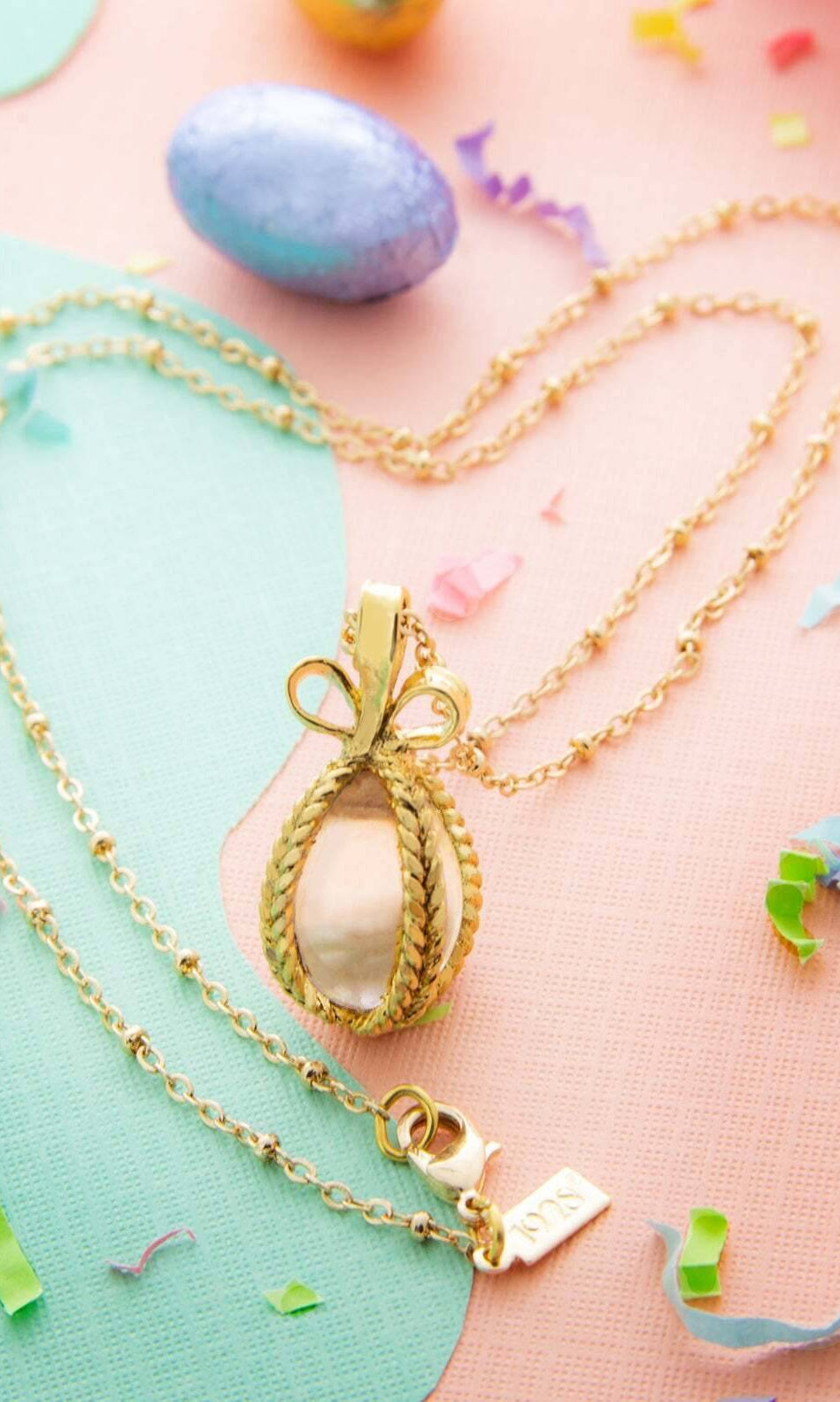 1928 Jewelry Glass Egg Pendant Necklace 24"