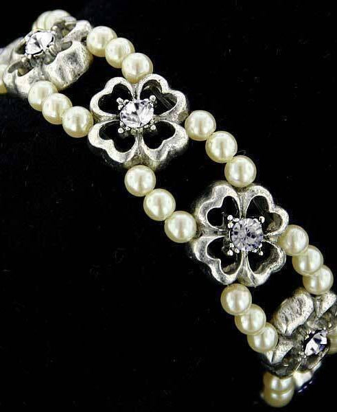 1928 Jewelry Four-Leaf Clover Crystal White Faux Pearl Stretch Bracelet