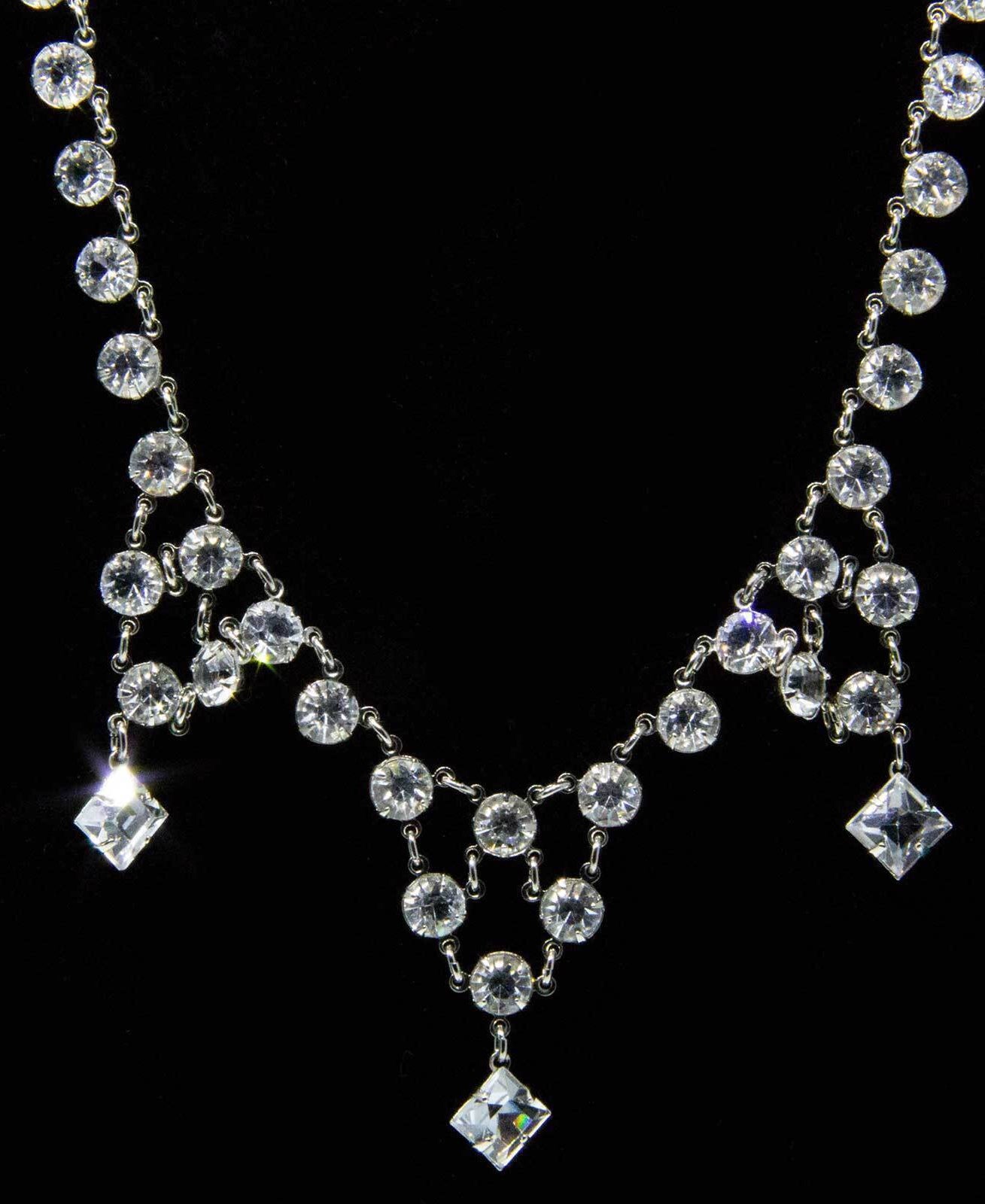 1928 Jewelry Vintage Austrian Crystal Drop Necklace 14"