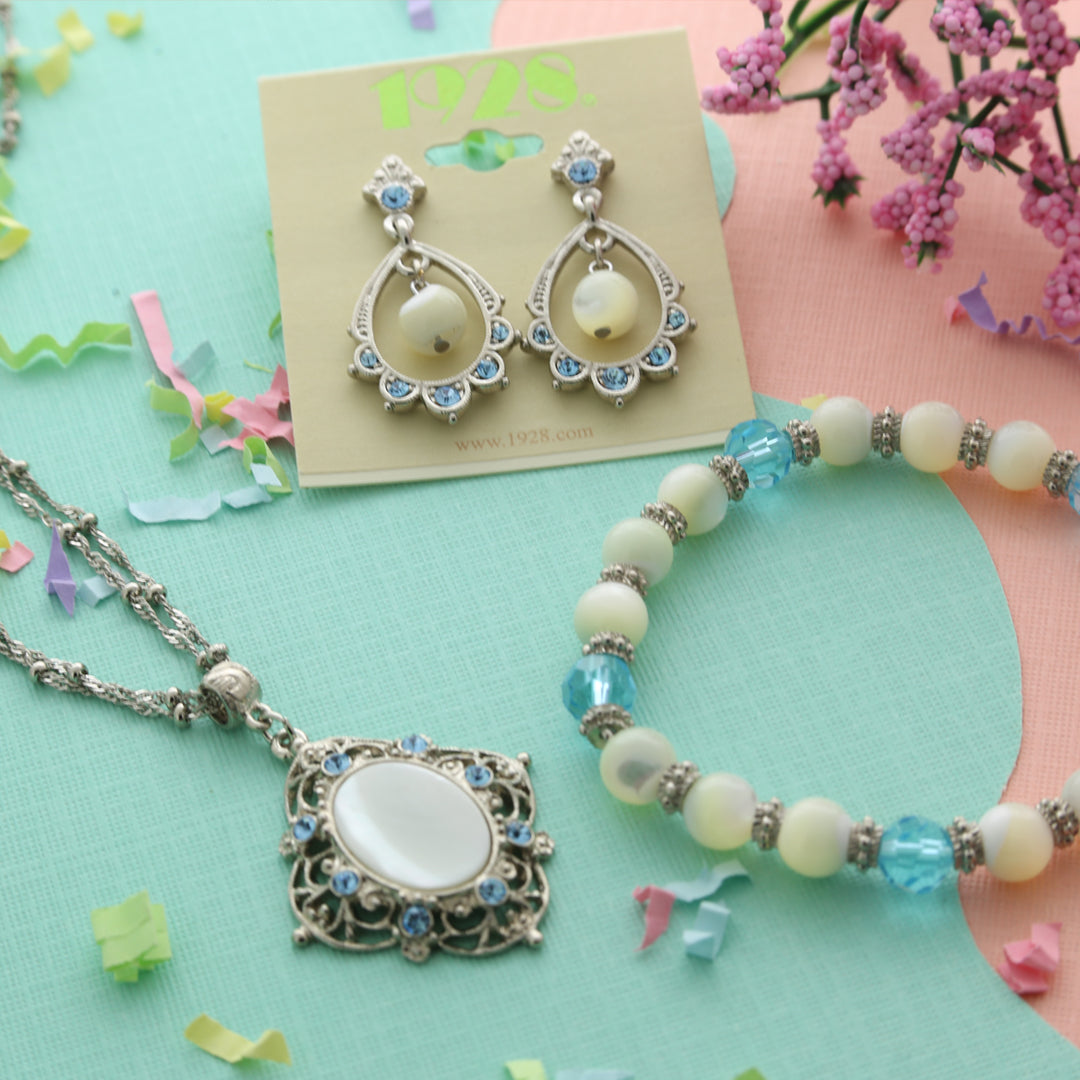 The Lustrous Duel: Pearls vs. Mother of Pearls