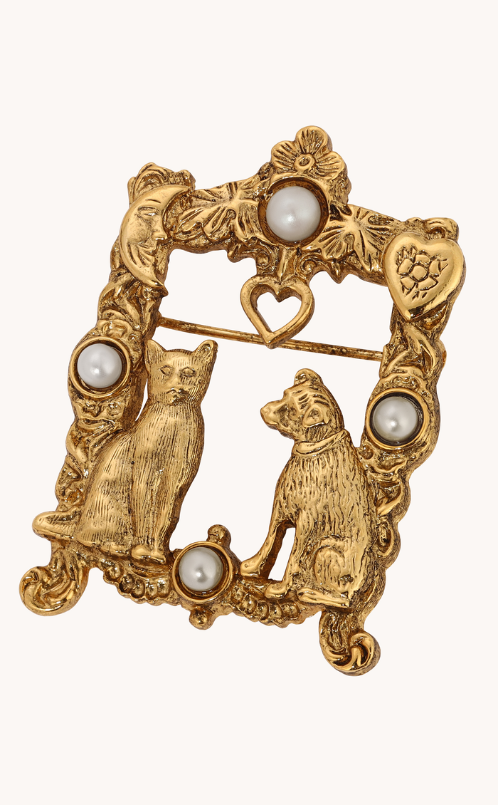 Bella & Max Faux Pearl Pin